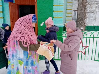 Акция "С Масленицей поздравляем и блинами Угощаем!"